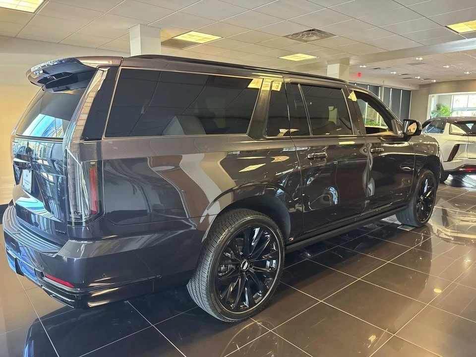 2025 Cadillac Escalade 5th Gen - Image 4 of 20