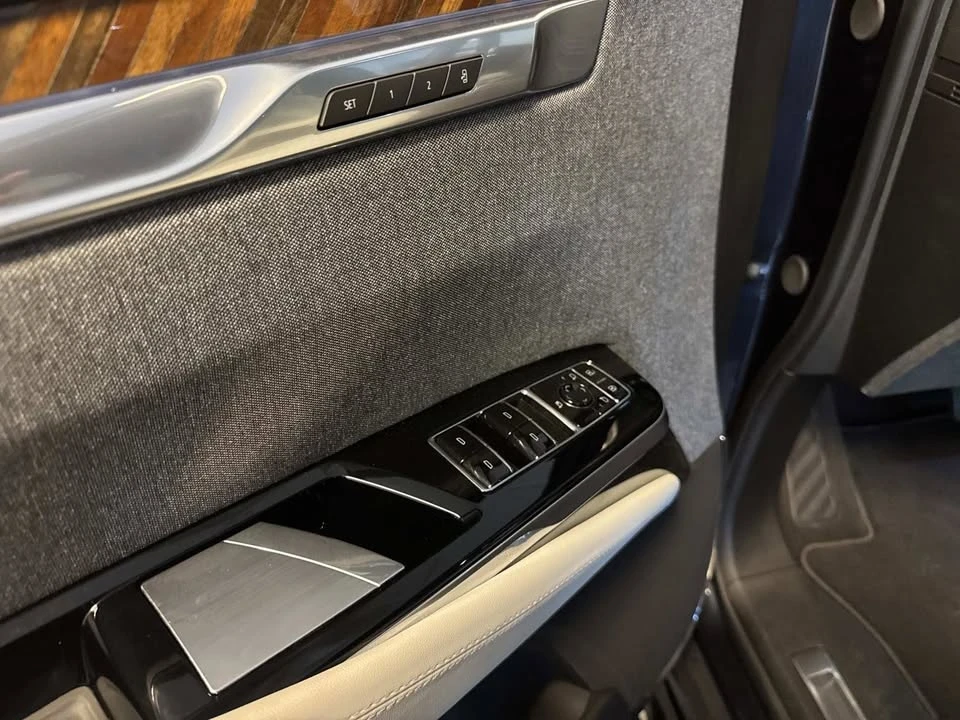 2025 Cadillac Escalade 5th Gen - Image 18 of 20