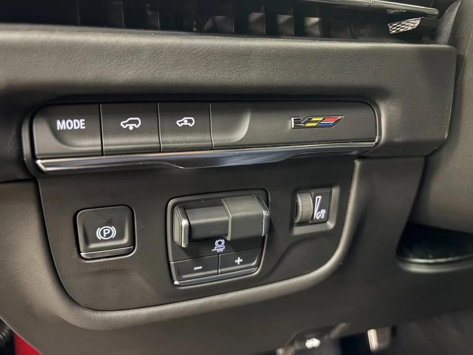 2025 Cadillac Escalade-V 5th Gen - Image 15 of 18