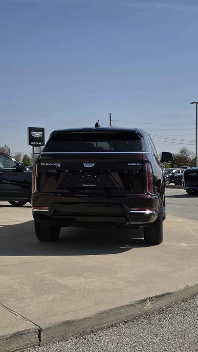2025 Cadillac Escalade IQ - Image 12 of 16