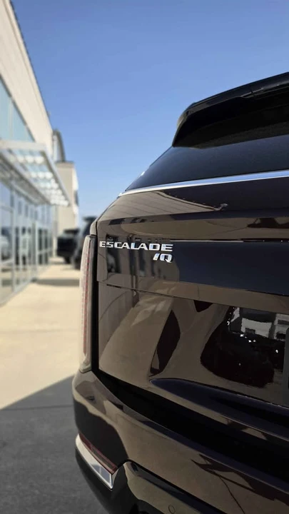 2025 Cadillac Escalade IQ - Image 13 of 16