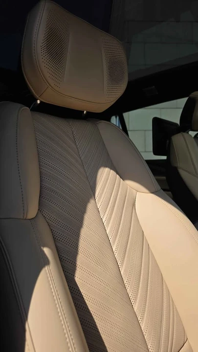 2025 Cadillac Escalade IQ - Image 11 of 16