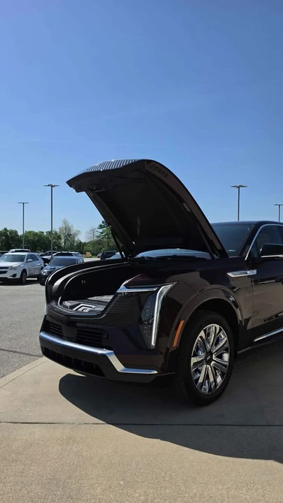 2025 Cadillac Escalade IQ - Image 16 of 16