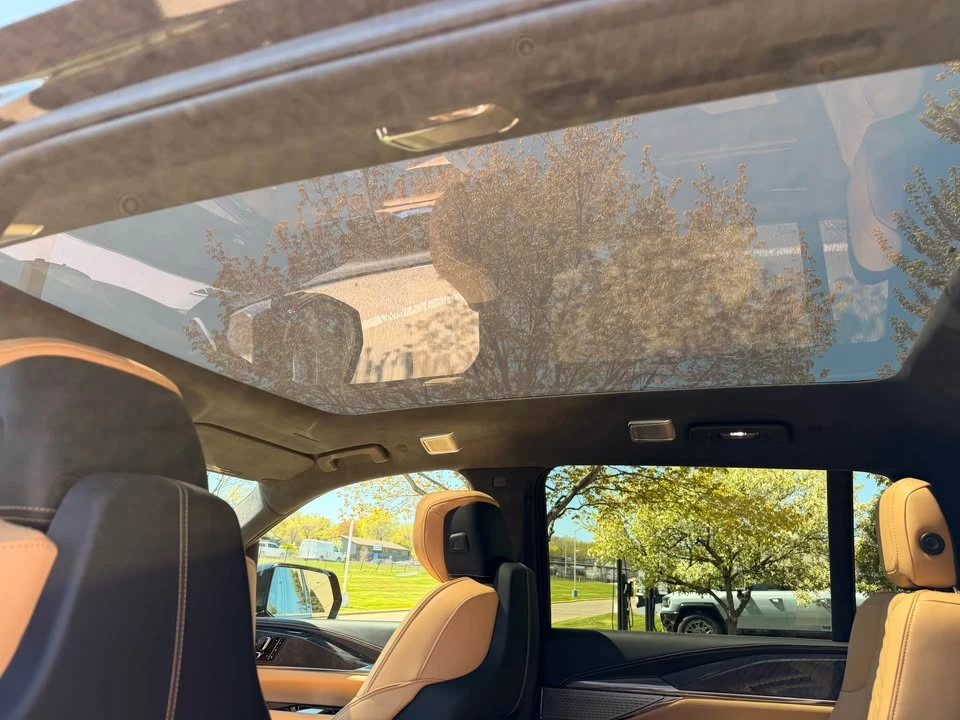 2025 Cadillac Escalade IQ - Image 11 of 20