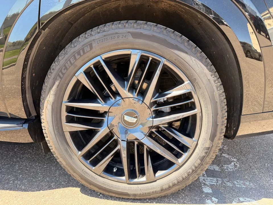 2025 Cadillac Escalade IQ - Image 8 of 20