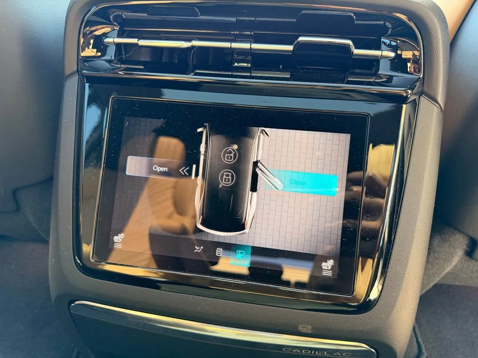 2025 Cadillac Escalade IQ - Image 15 of 20