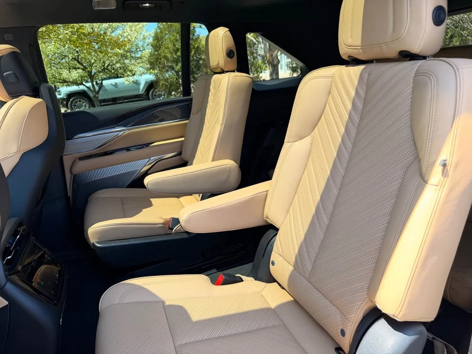 2025 Cadillac Escalade IQ - Image 13 of 20