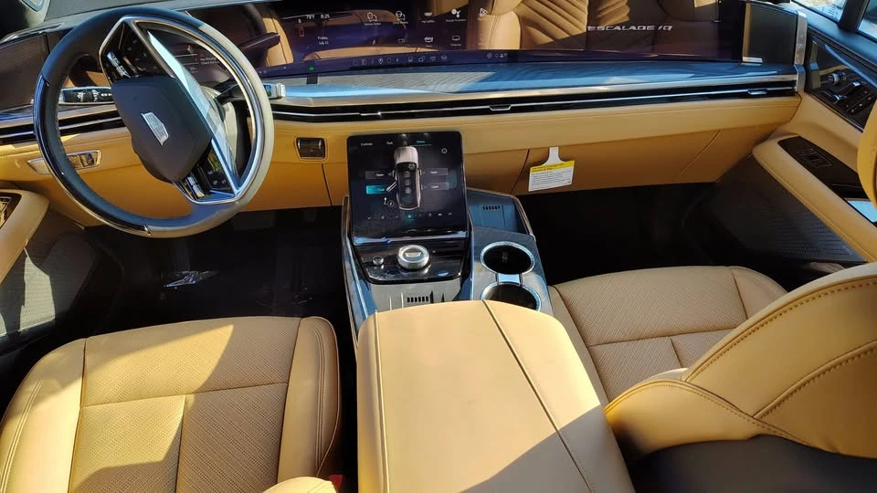 2025 Cadillac Escalade IQ - Image 10 of 20