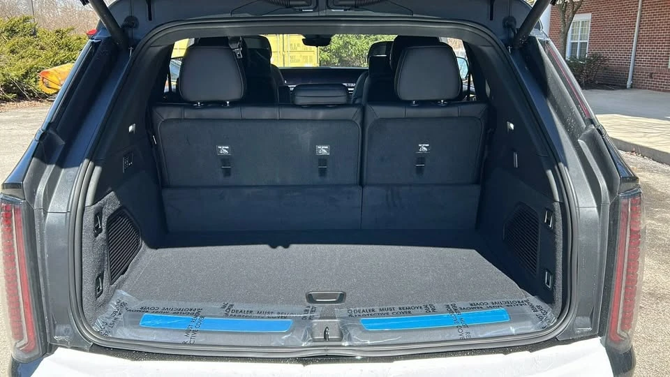 2025 Cadillac Escalade IQ - Image 16 of 20