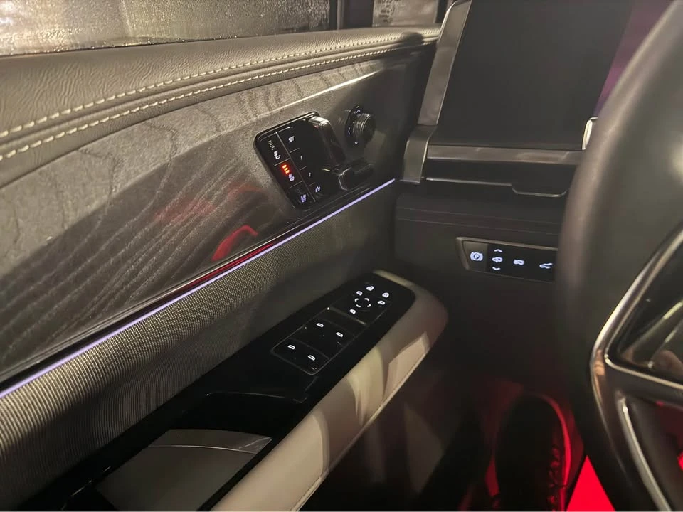 2025 Cadillac Escalade IQ - Image 16 of 17