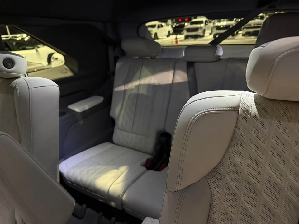 2025 Cadillac Escalade IQ - Image 8 of 17