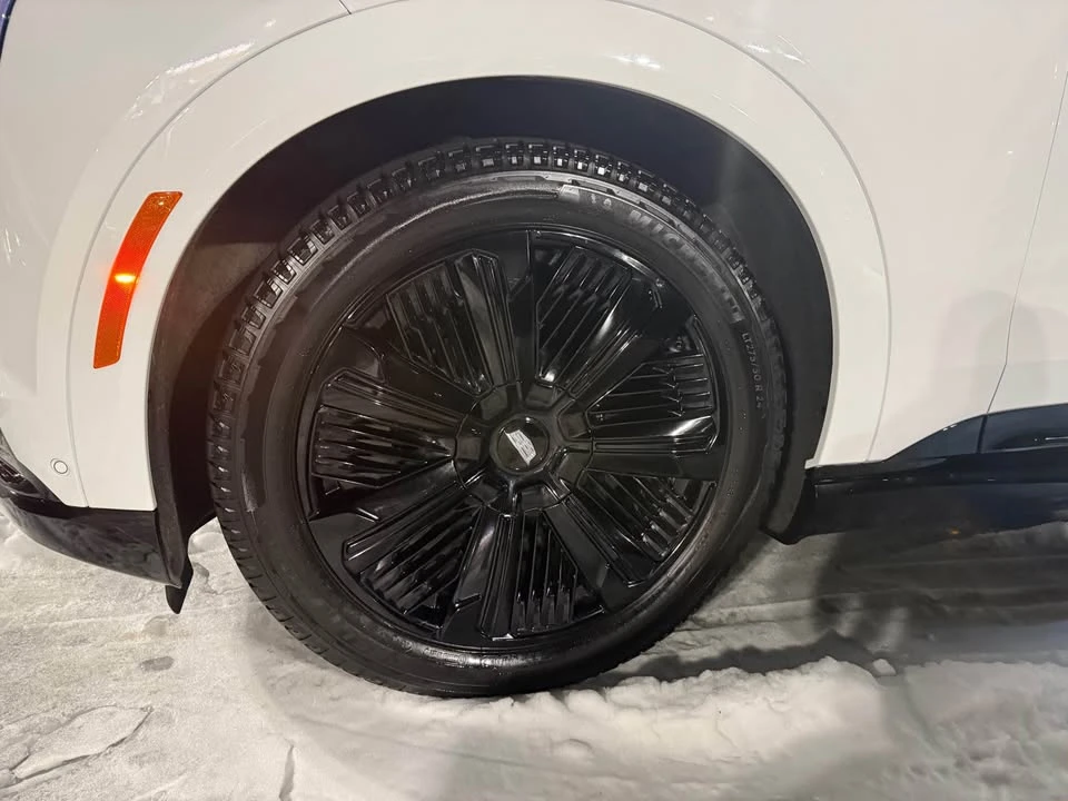 2025 Cadillac Escalade IQ - Image 4 of 17