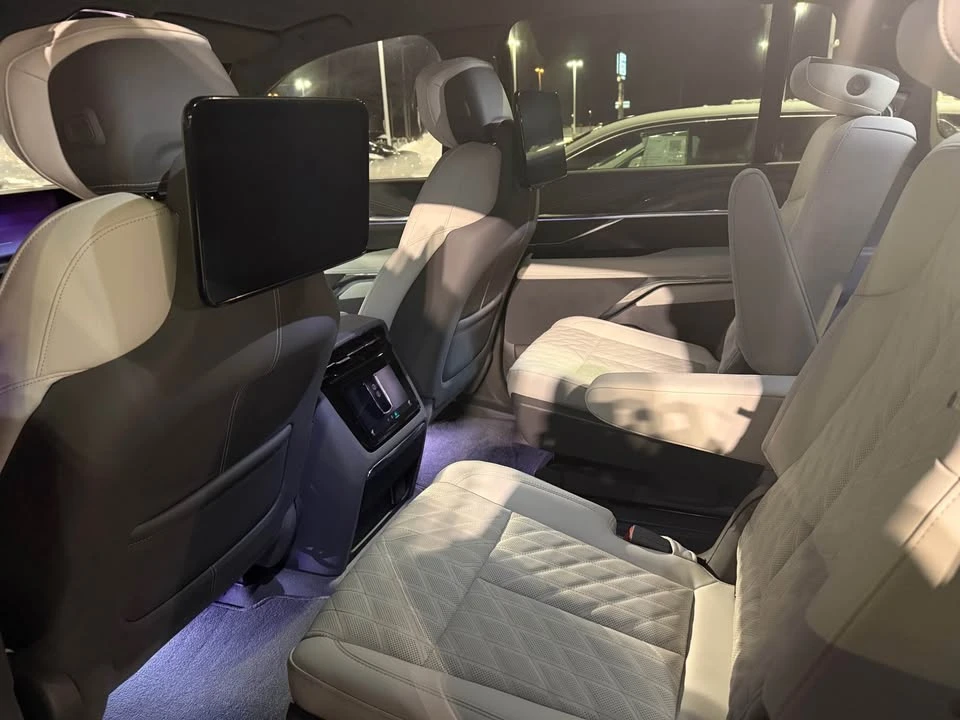 2025 Cadillac Escalade IQ - Image 7 of 17