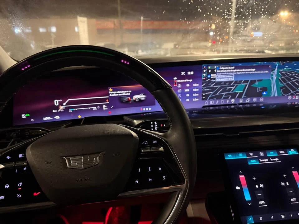 2025 Cadillac Escalade IQ - Image 12 of 17