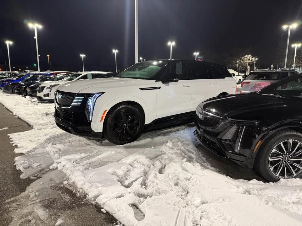 2025 Cadillac Escalade IQ - Image 3 of 17