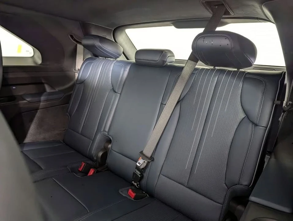 2025 Cadillac Escalade IQ - Image 10 of 11