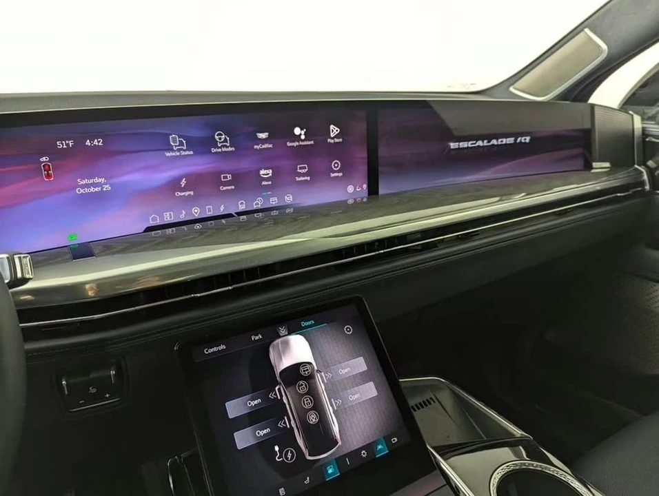2025 Cadillac Escalade IQ - Image 5 of 11