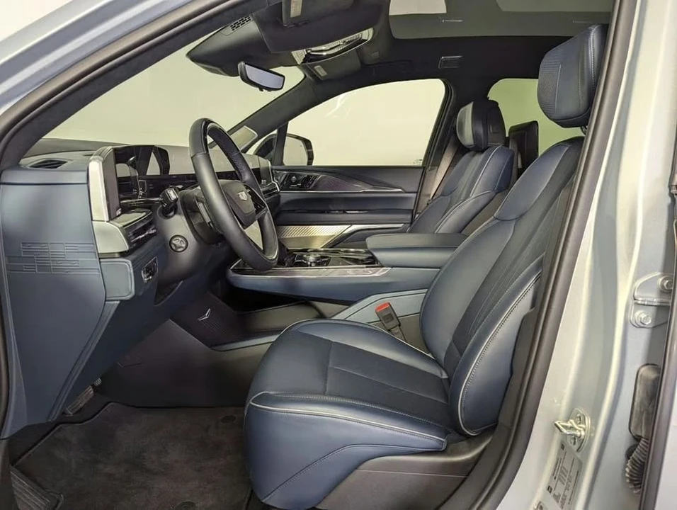 2025 Cadillac Escalade IQ - Image 4 of 11