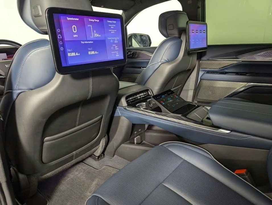 2025 Cadillac Escalade IQ - Image 8 of 11