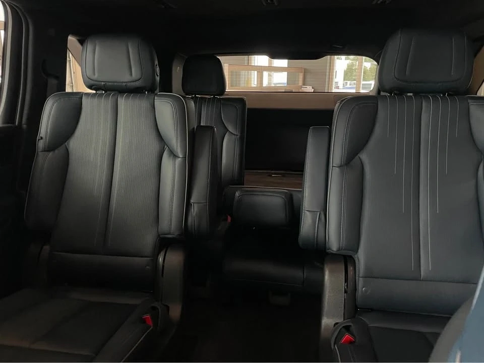 2025 Cadillac Escalade IQ - Image 15 of 19