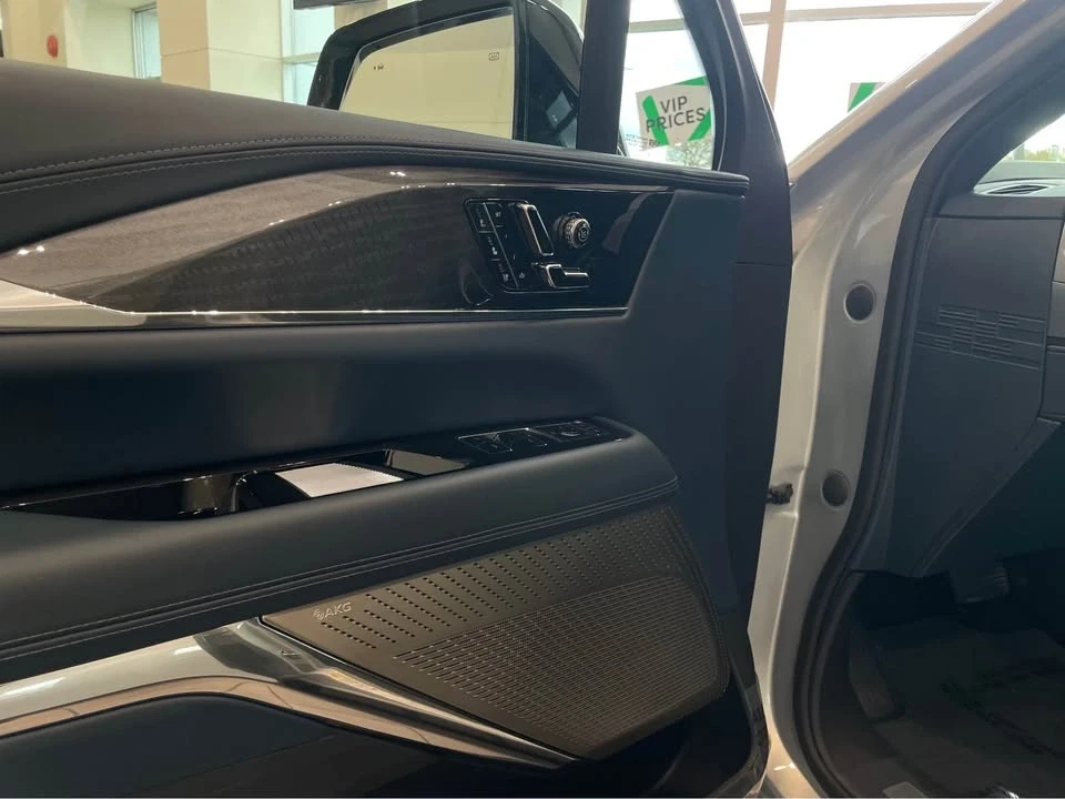 2025 Cadillac Escalade IQ - Image 10 of 19