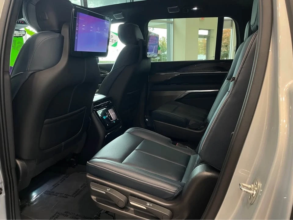 2025 Cadillac Escalade IQ - Image 16 of 19