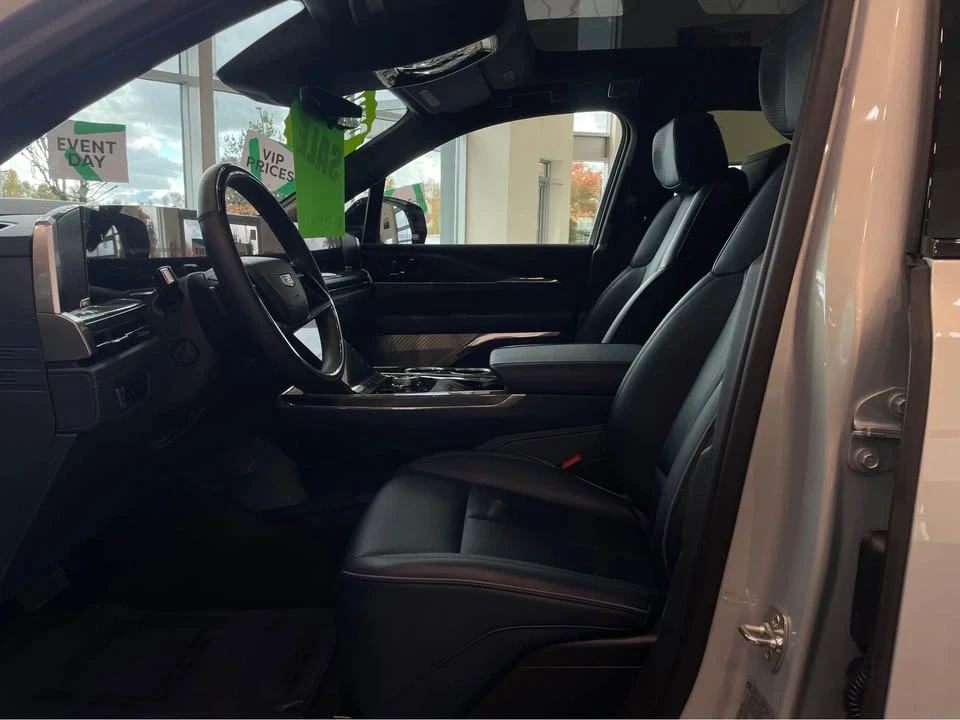 2025 Cadillac Escalade IQ - Image 9 of 19
