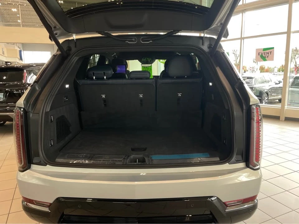 2025 Cadillac Escalade IQ - Image 19 of 19