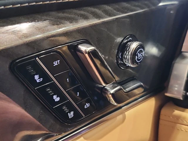 2025 Cadillac Escalade IQ - Image 14 of 17