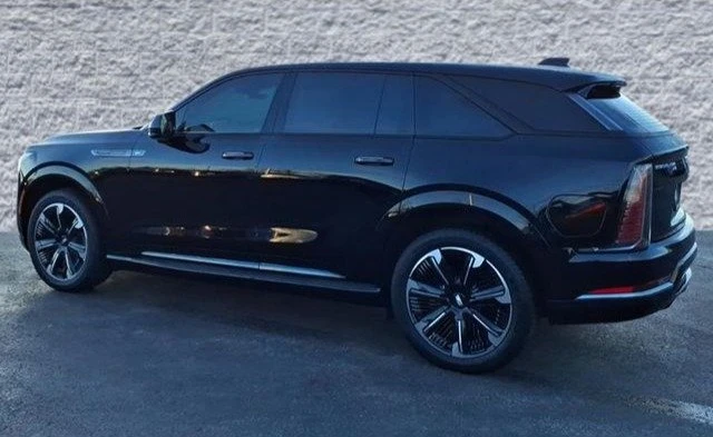 2025 Cadillac Escalade IQ - Image 6 of 19