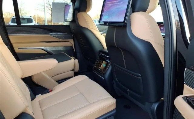 2025 Cadillac Escalade IQ - Image 19 of 19