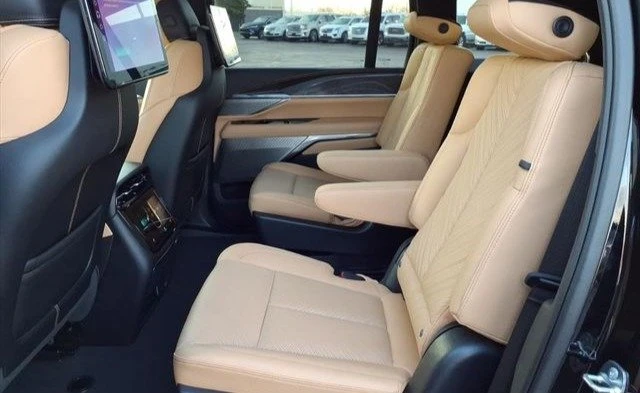 2025 Cadillac Escalade IQ - Image 10 of 19