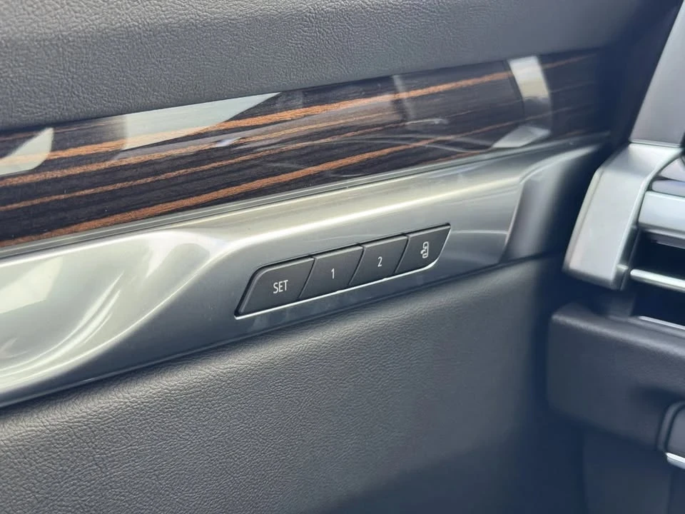 2025 Cadillac Escalade 5th Gen - Image 19 of 20