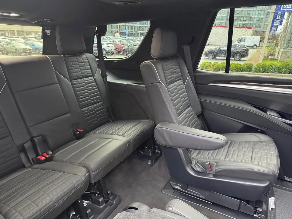 2025 Cadillac Escalade 5th Gen - Image 14 of 18