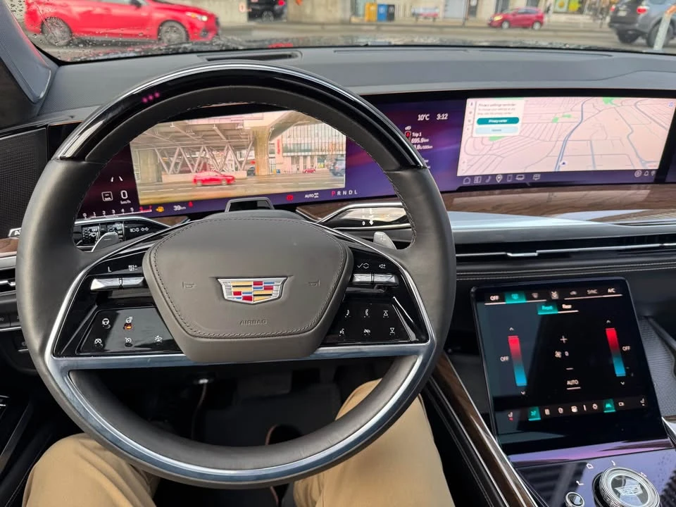 2025 Cadillac Escalade 5th Gen - Image 9 of 18