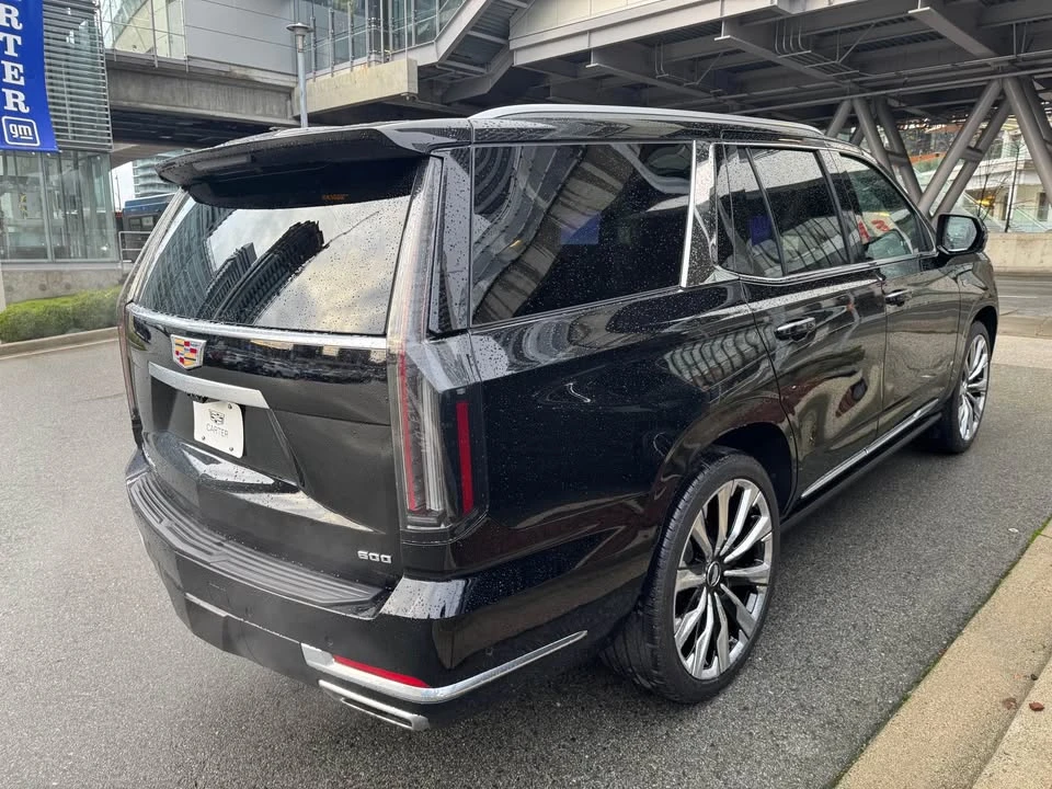 2025 Cadillac Escalade 5th Gen - Image 15 of 18
