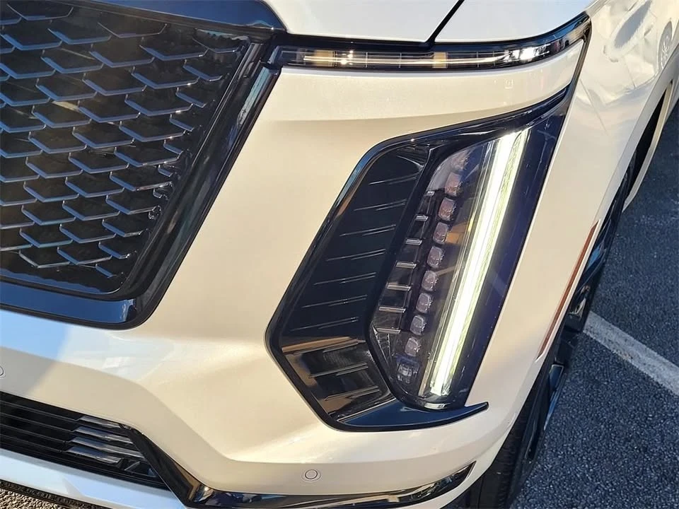 2025 Cadillac Escalade 5th Gen - Image 8 of 17