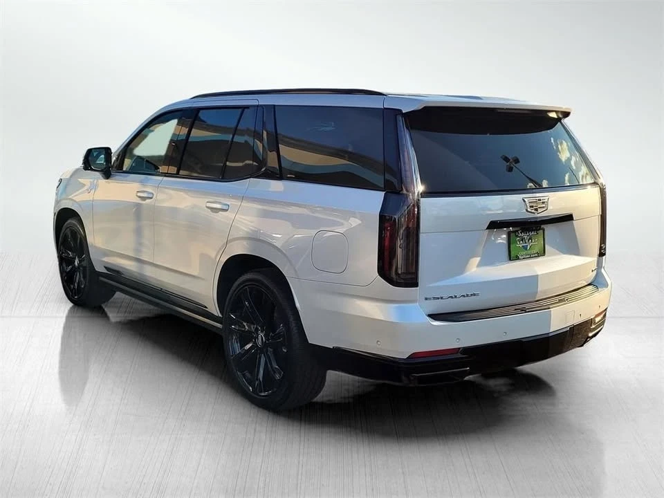 2025 Cadillac Escalade 5th Gen - Image 4 of 17