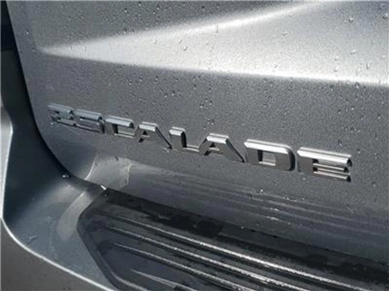 2025 Cadillac Escalade 5th Gen - Image 18 of 20