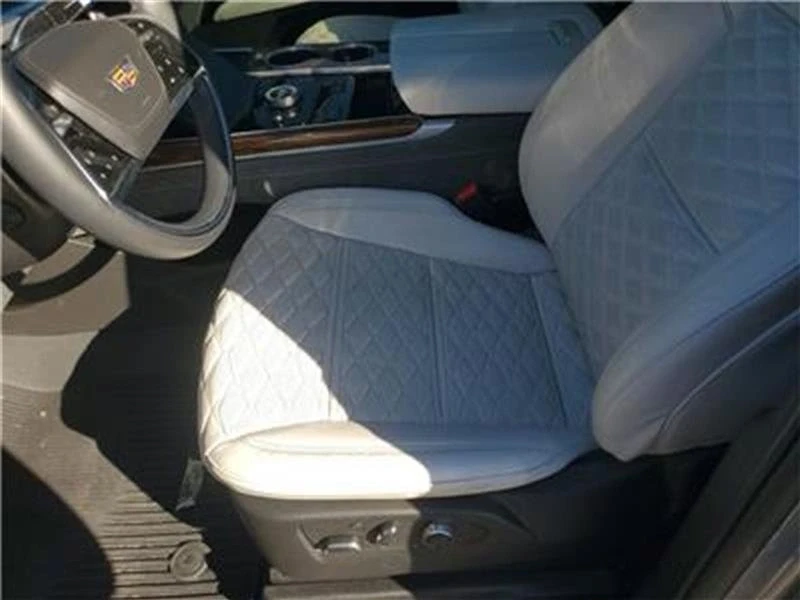2025 Cadillac Escalade 5th Gen - Image 7 of 20