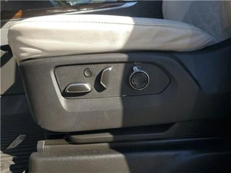2025 Cadillac Escalade 5th Gen - Image 8 of 20