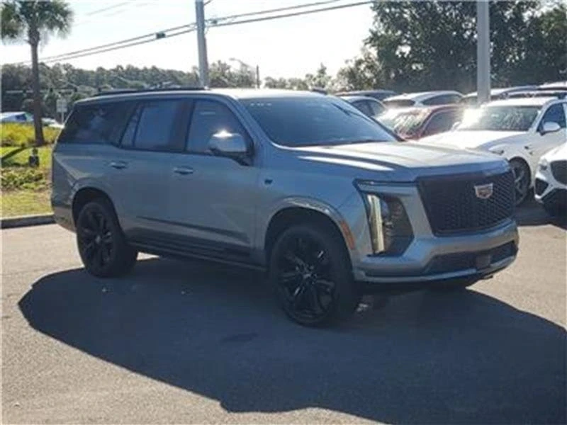 2025 Cadillac Escalade 5th Gen - Image 15 of 20