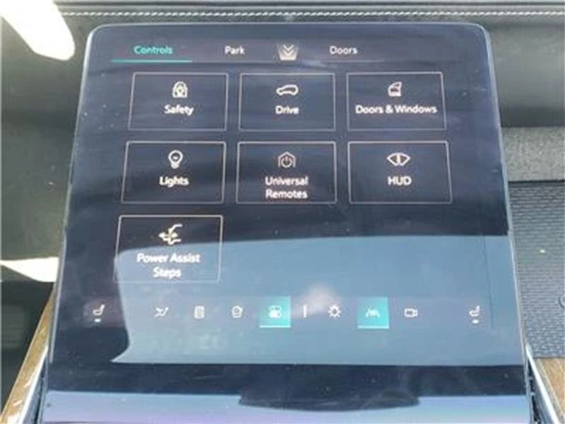 2025 Cadillac Escalade 5th Gen - Image 12 of 20
