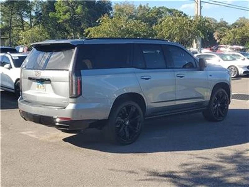 2025 Cadillac Escalade 5th Gen - Image 17 of 20