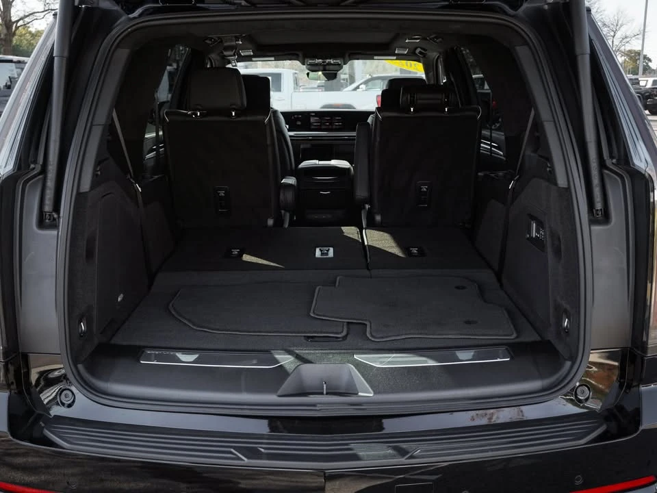 2025 Cadillac Escalade-V 5th Gen - Image 19 of 19