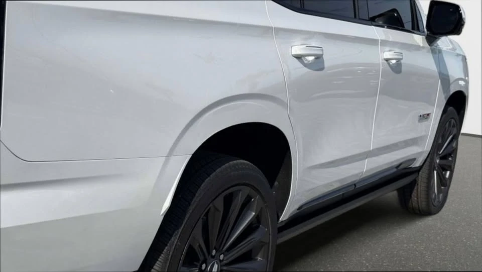 2025 Cadillac Escalade-V 5th Gen - Image 16 of 19