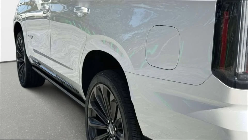 2025 Cadillac Escalade-V 5th Gen - Image 13 of 19