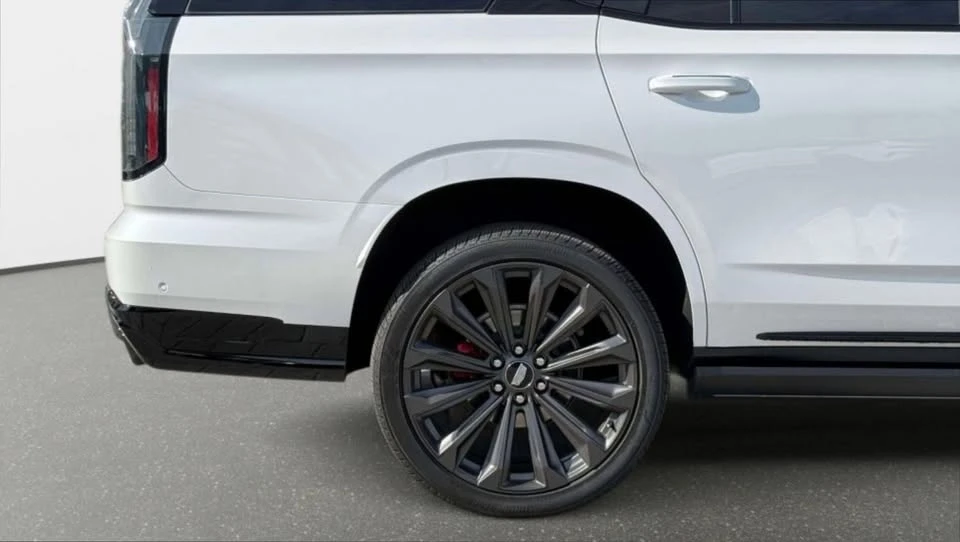 2025 Cadillac Escalade-V 5th Gen - Image 17 of 19
