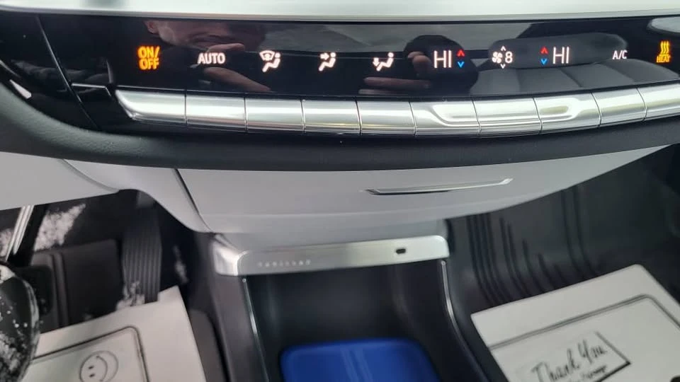 2025 Cadillac Lyriq - Image 18 of 18