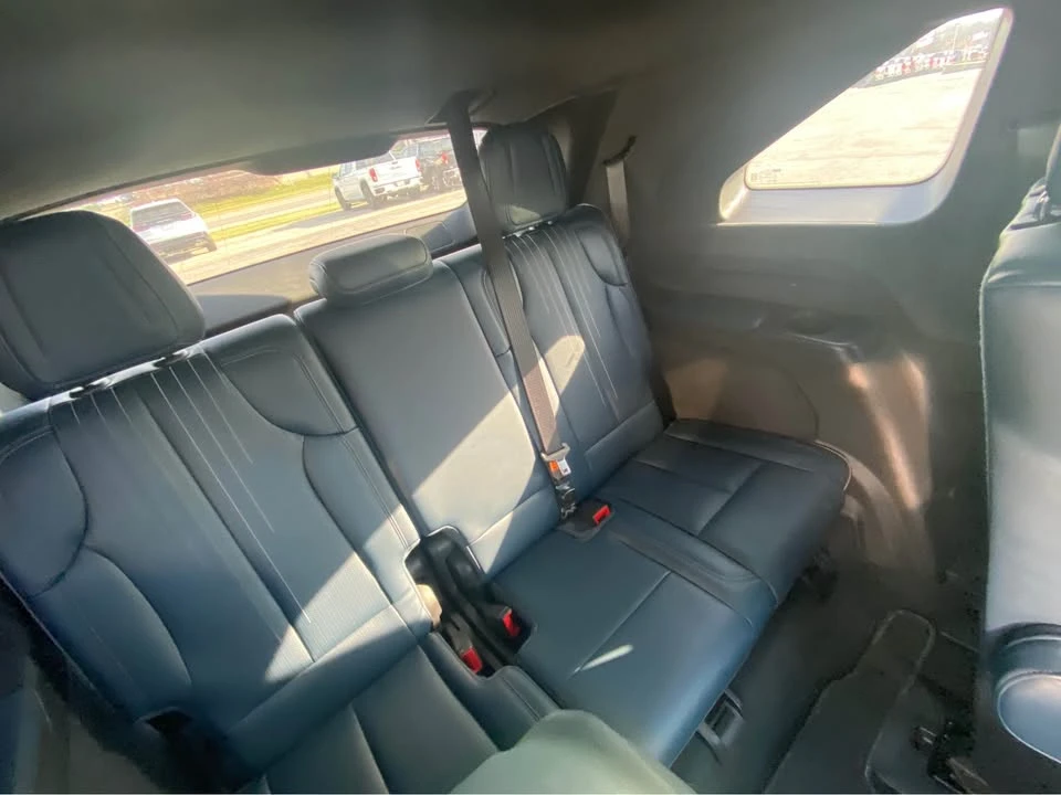 2025 Cadillac Lyriq - Image 6 of 15